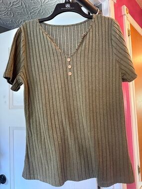 Olive Ribbed V-Neck Button Short Sleeve Top